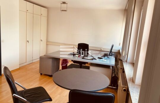 Büro  6