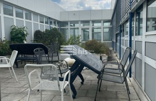 Terrasse Mittelbau